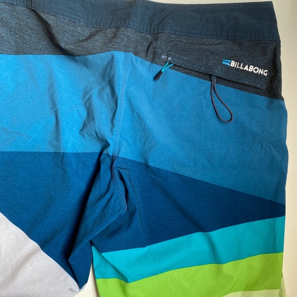 Billabong platinum x board shorts - Picture 3 of 5